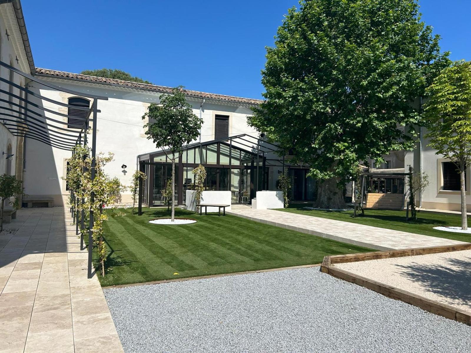 Les Marronniers Bed & Breakfast Laverune Bagian luar foto