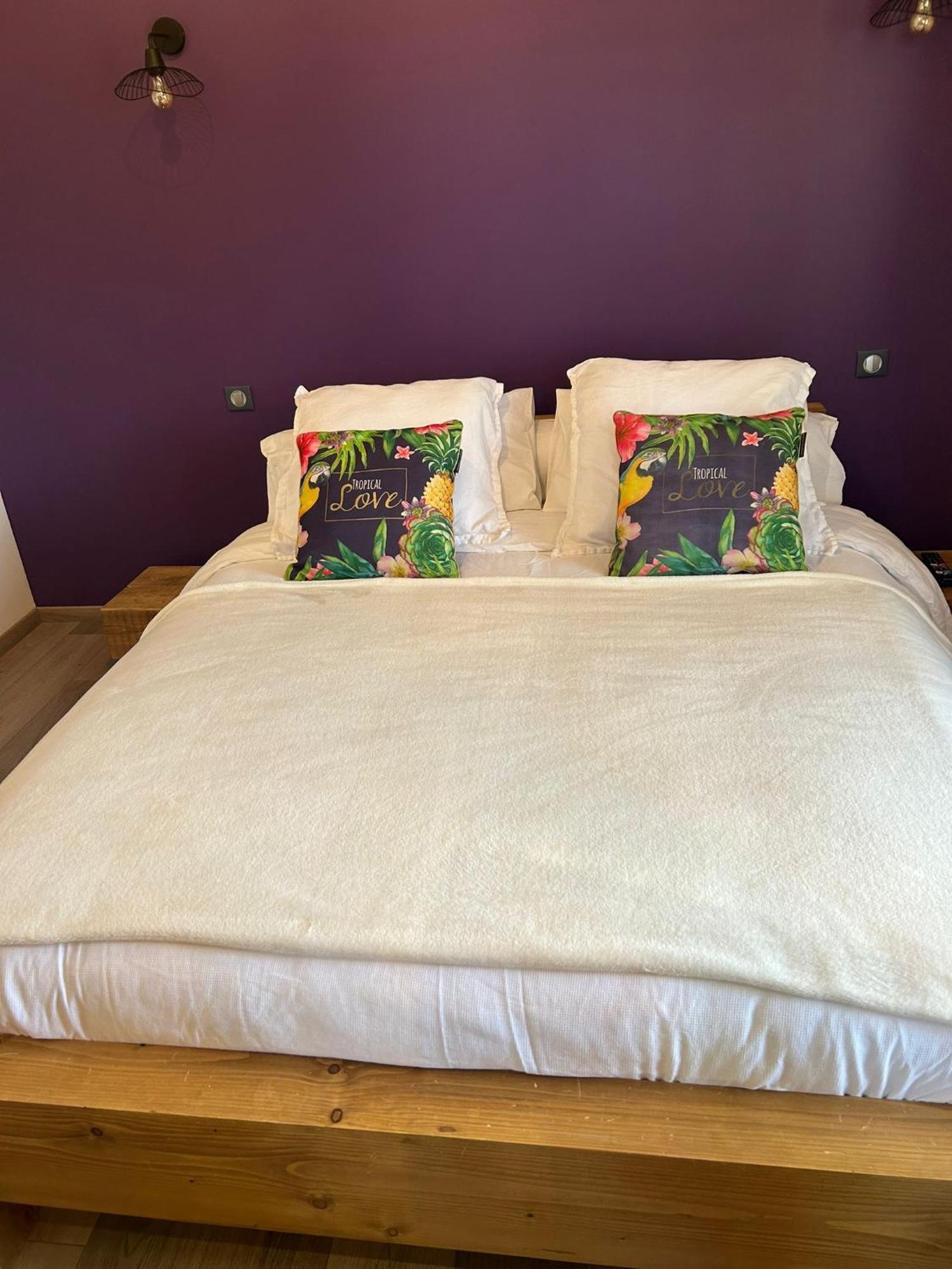 Les Marronniers Bed & Breakfast Laverune Bagian luar foto
