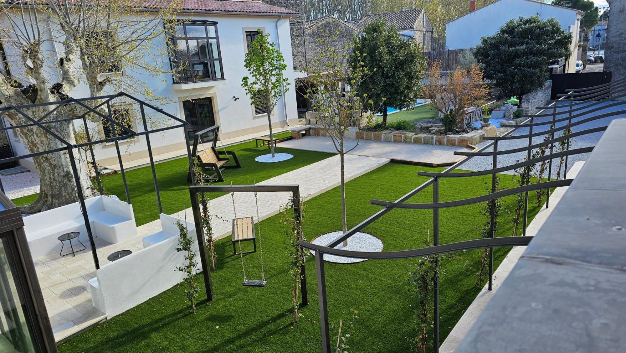 Les Marronniers Bed & Breakfast Laverune Bagian luar foto