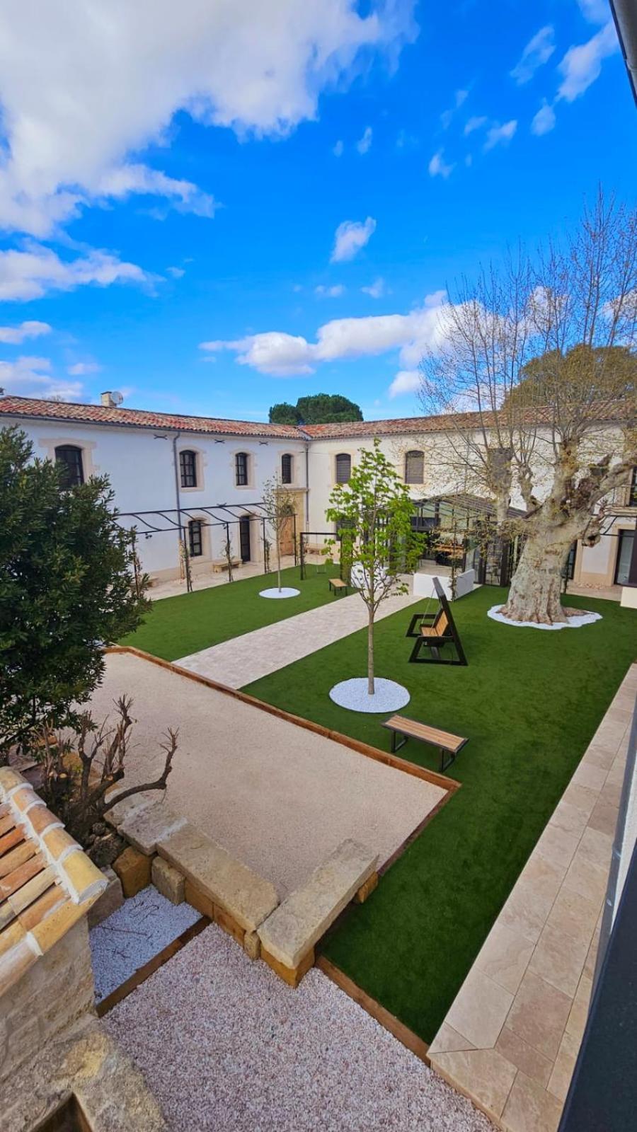 Les Marronniers Bed & Breakfast Laverune Bagian luar foto