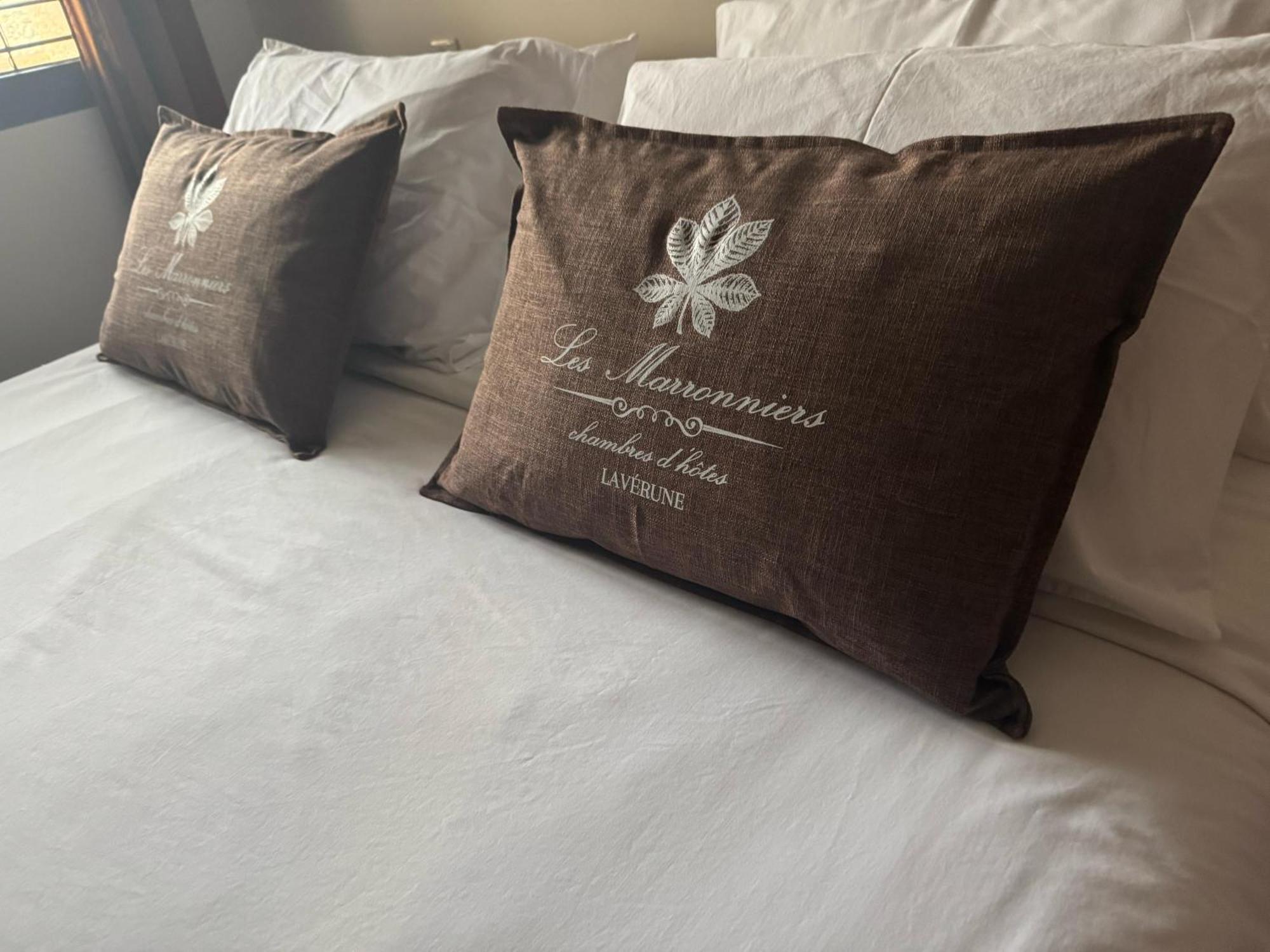 Les Marronniers Bed & Breakfast Laverune Bagian luar foto