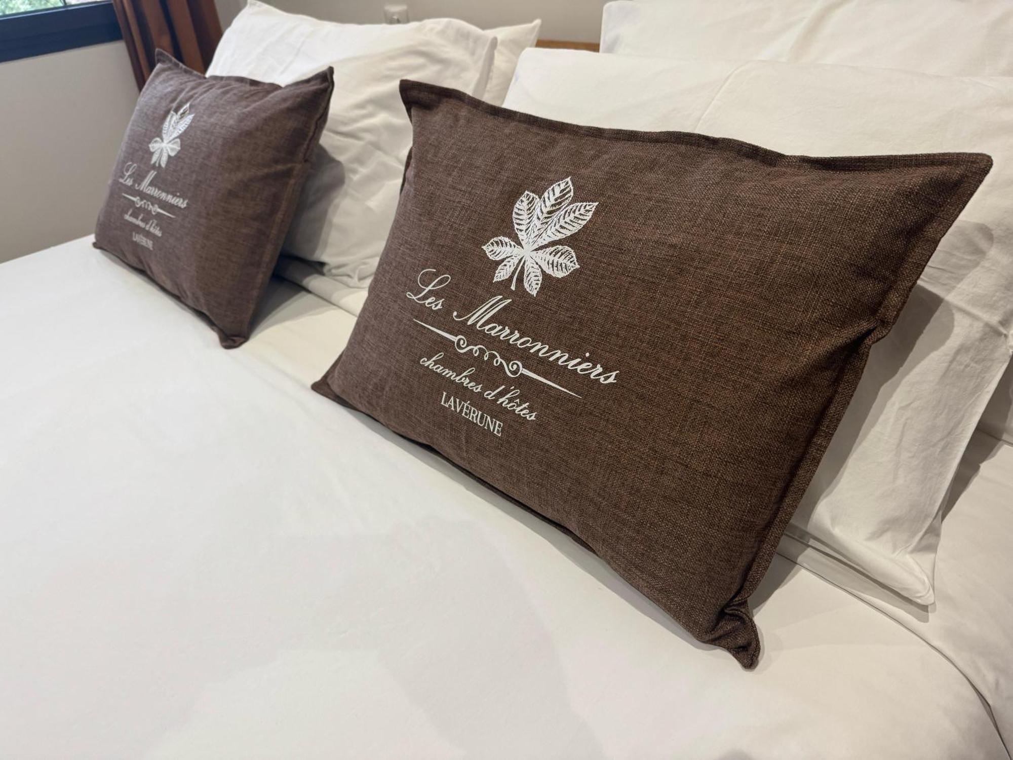 Les Marronniers Bed & Breakfast Laverune Bagian luar foto