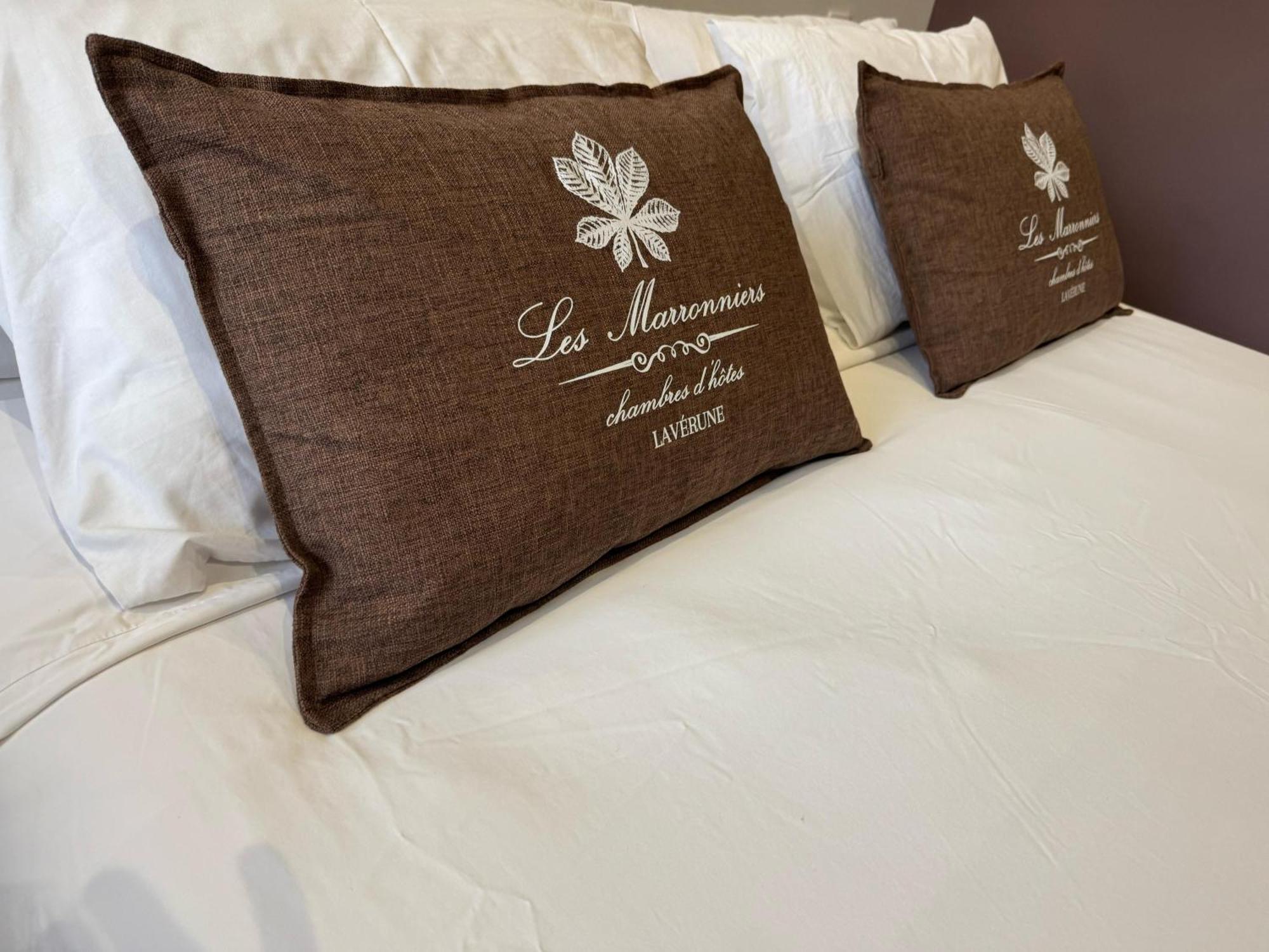 Les Marronniers Bed & Breakfast Laverune Bagian luar foto